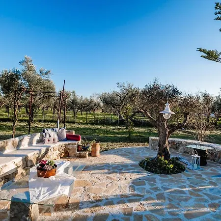 Ellania Villa