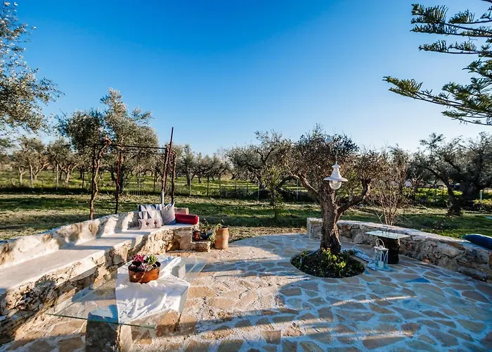 Ellania Villa